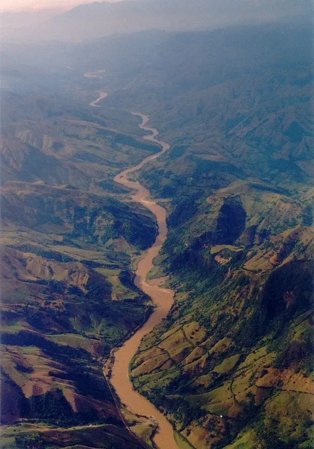File:Cauca River Canyon - home of the new wren Thryophilus sernai (Cucarachero Paisa) (7241470126).jpg